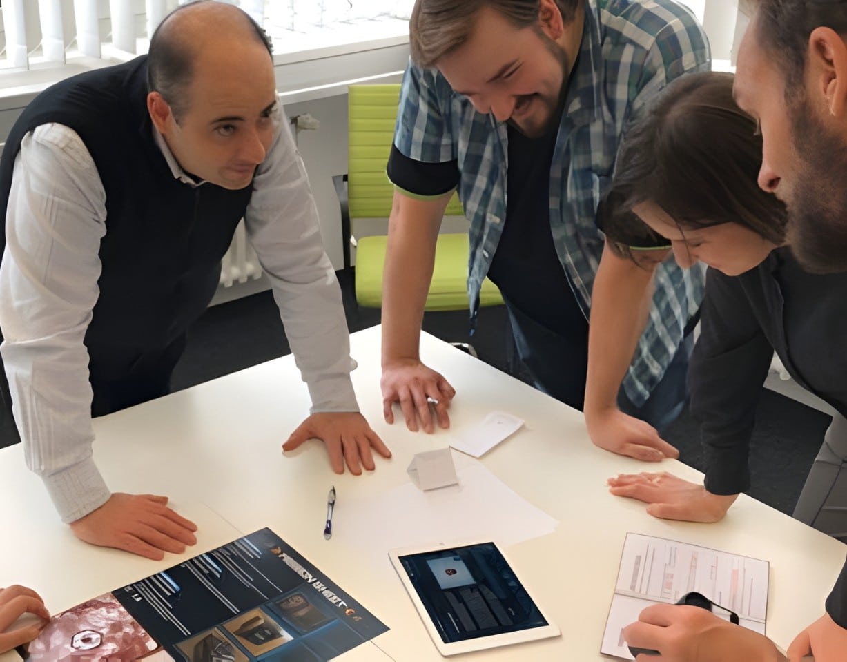 Team Building SaltySoil Thessaloniki Outdoor Escape Game Operation Mindfall Indoor Version