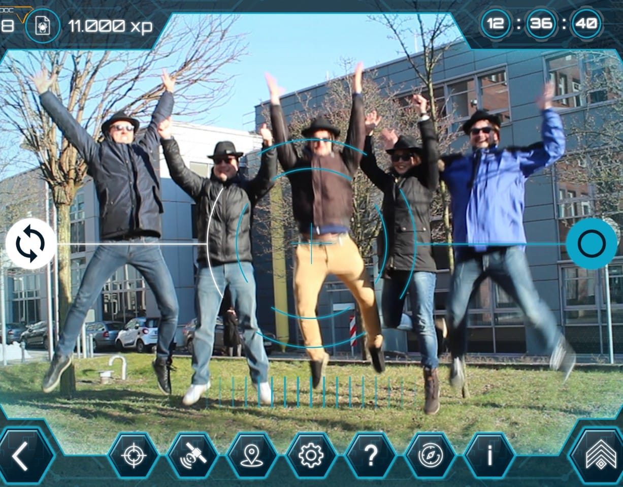 Team Building SaltySoil Thessaloniki Outdoor Escape Game Operation Mindfall Riddle Team Photo