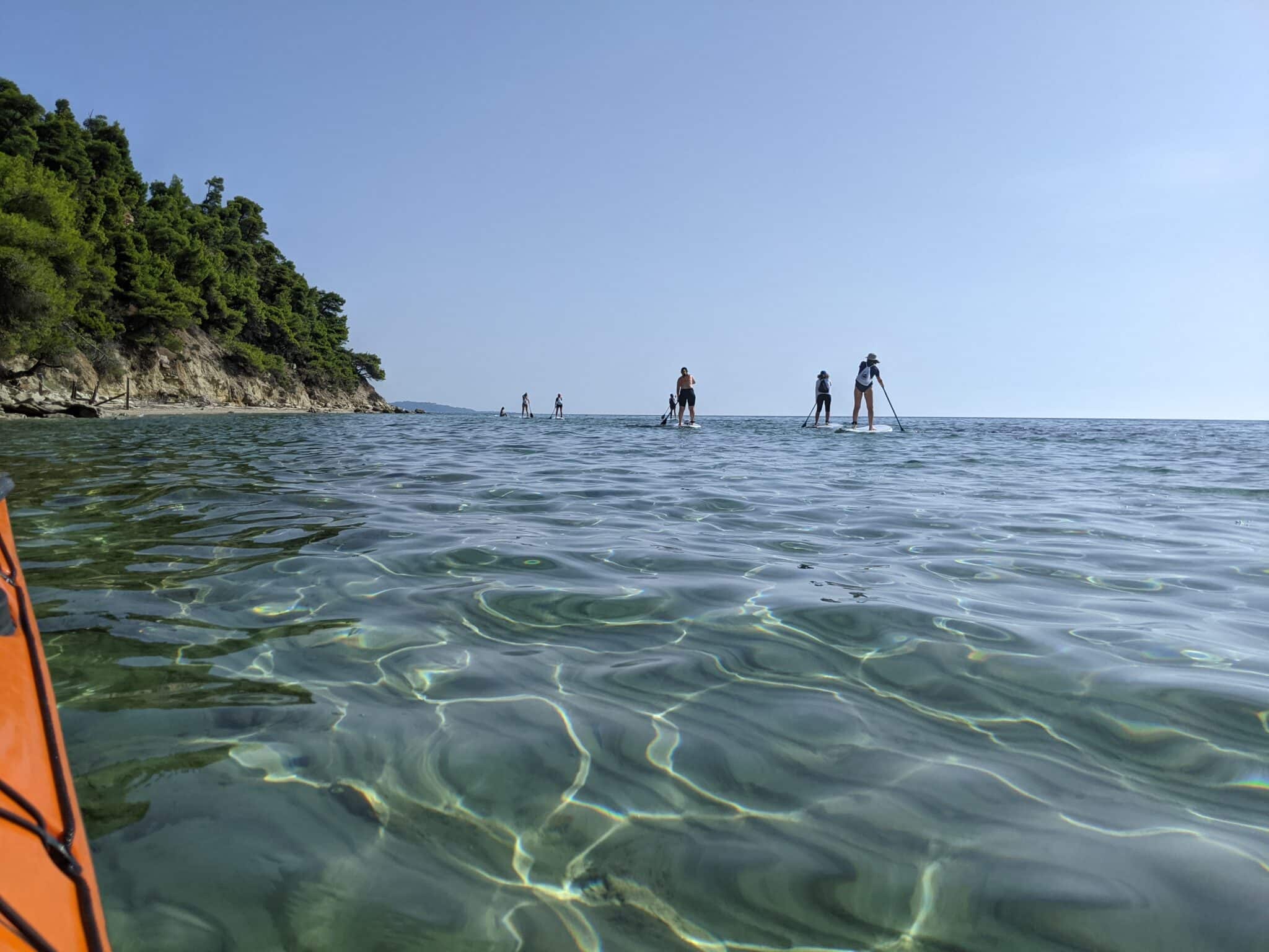 Group departing during a SUP tour in Thessaloniki by SaltySoil